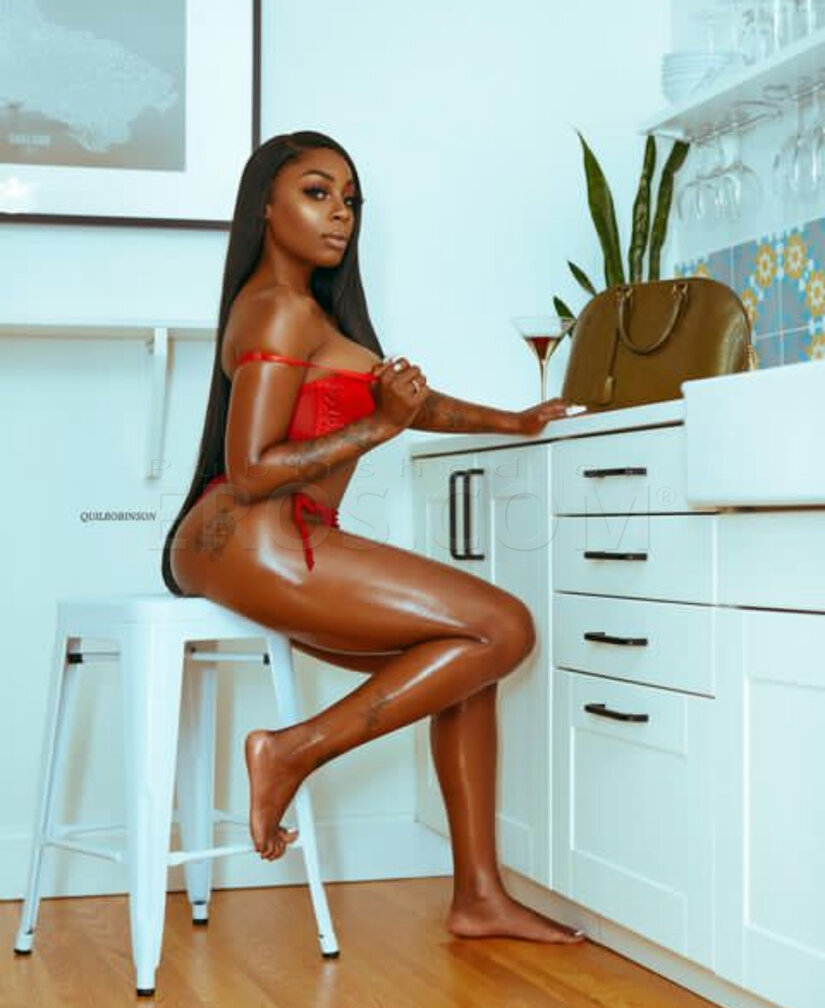 Kayla J Skylar