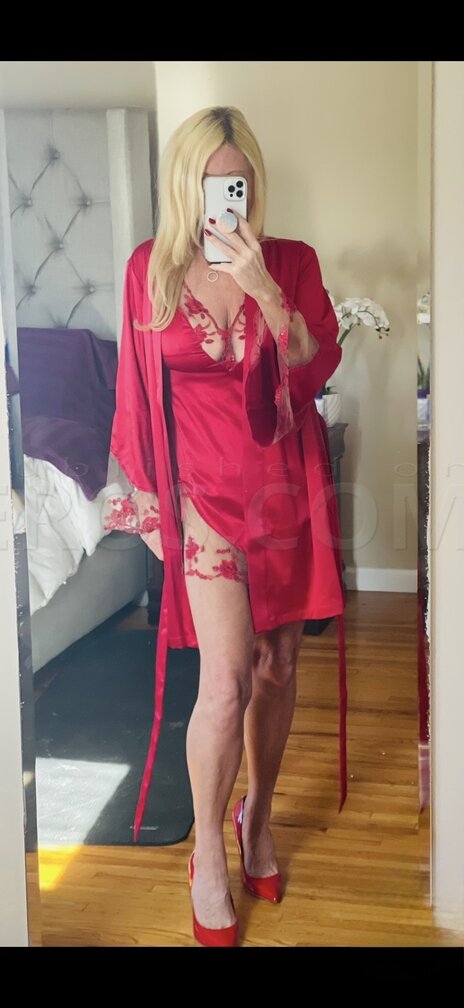 Amanda Fox