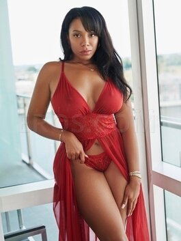 Sanaa STEELE