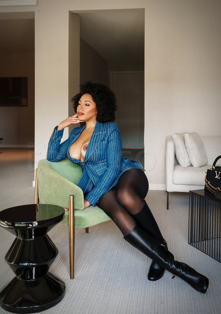 VIP Simone Archer