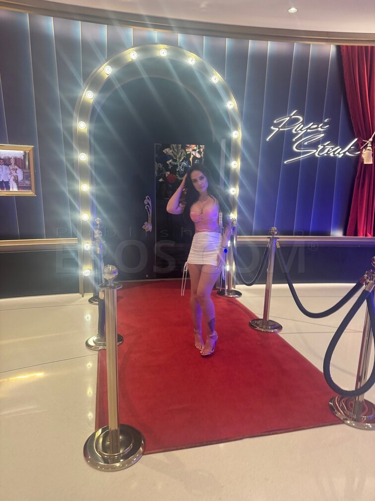 Nicolette diamond