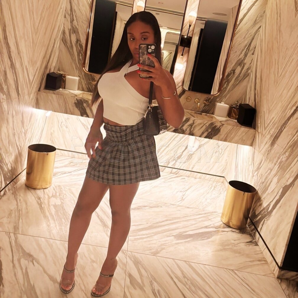 Bella Foxx