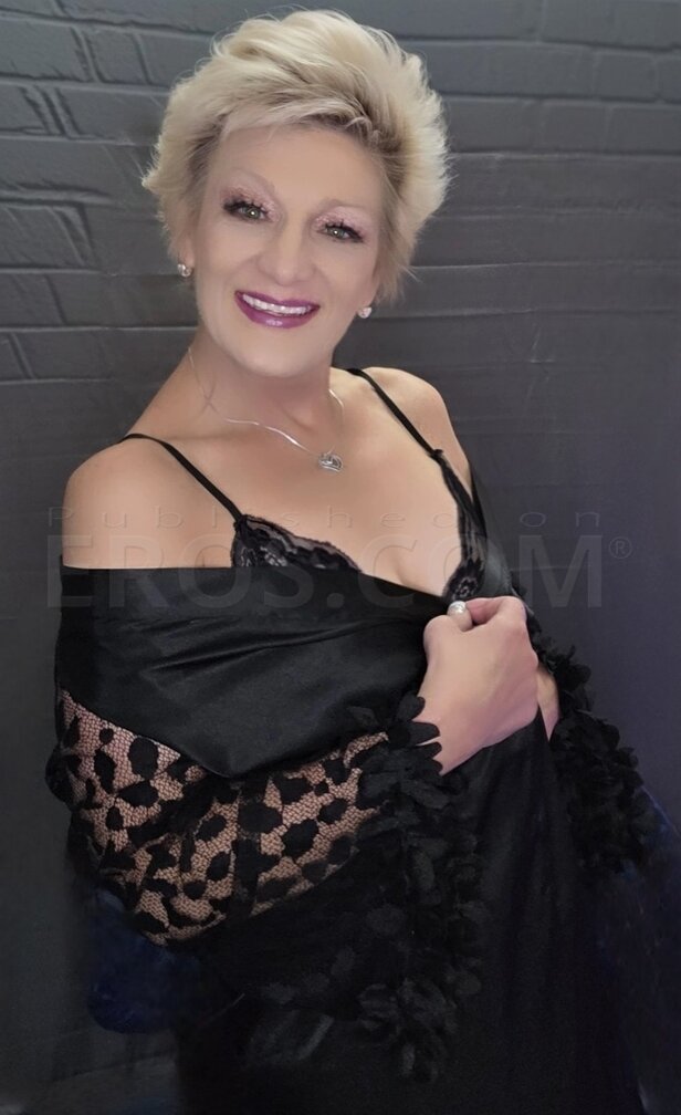 VIP Roxanne Lane