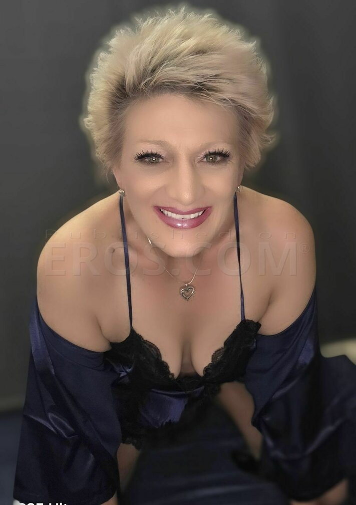 VIP Roxanne Lane