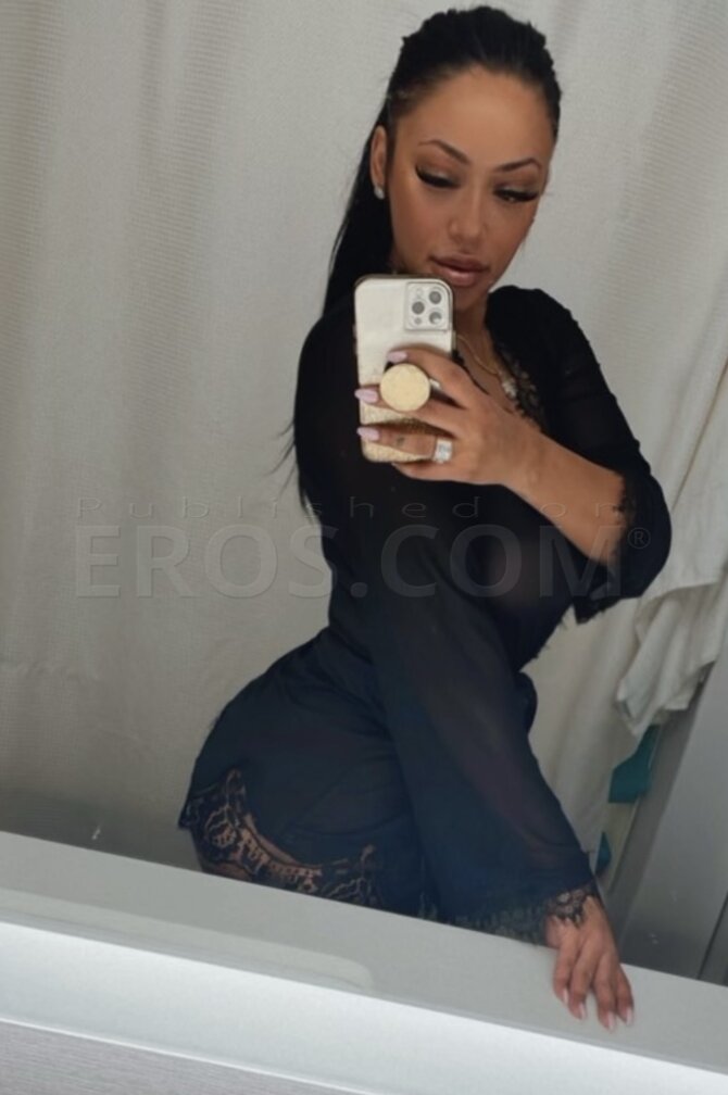 Chrissy D