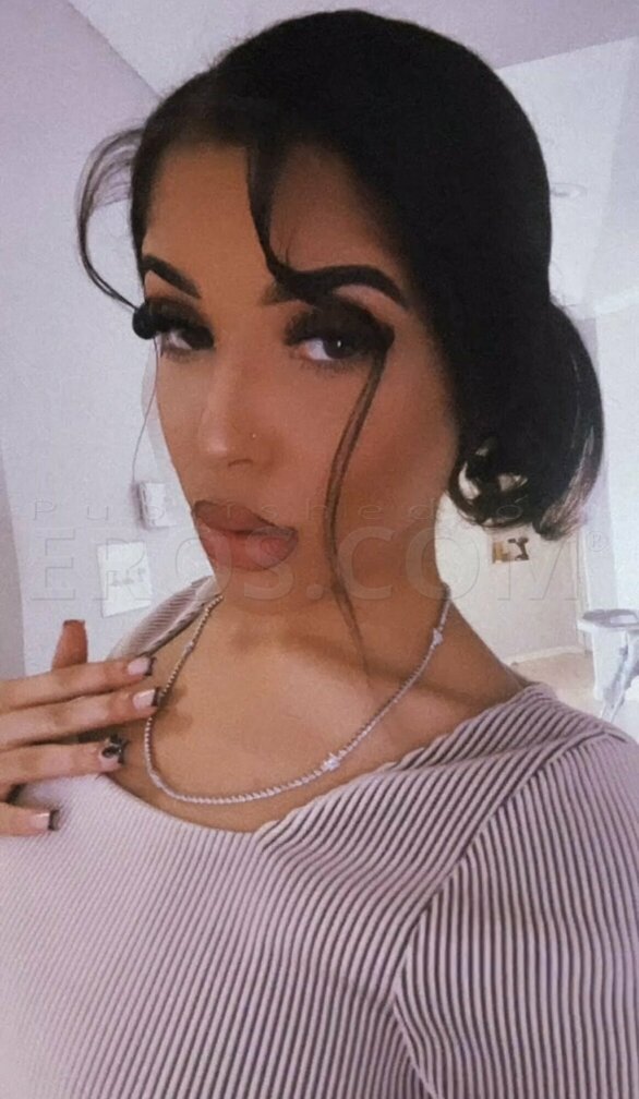 Luvly Carly