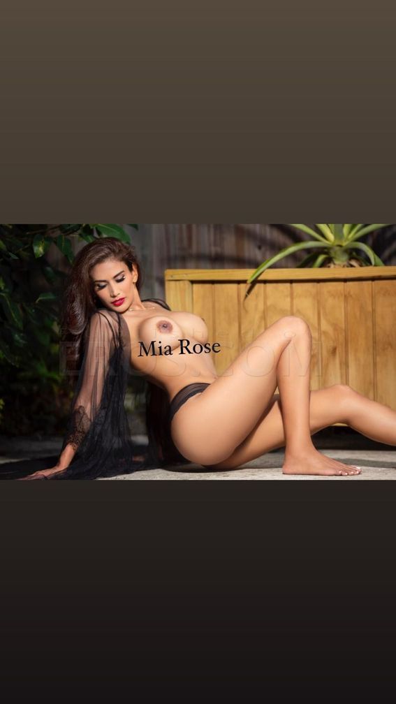 VIP Mia Rose