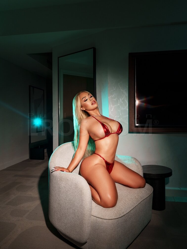 VIP Lexie