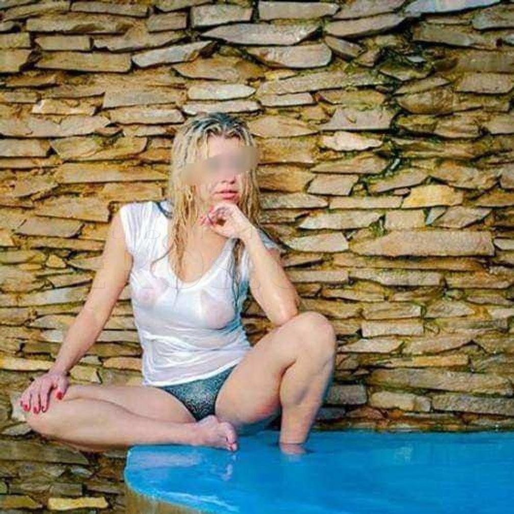 VIP Kera Luxury Companion