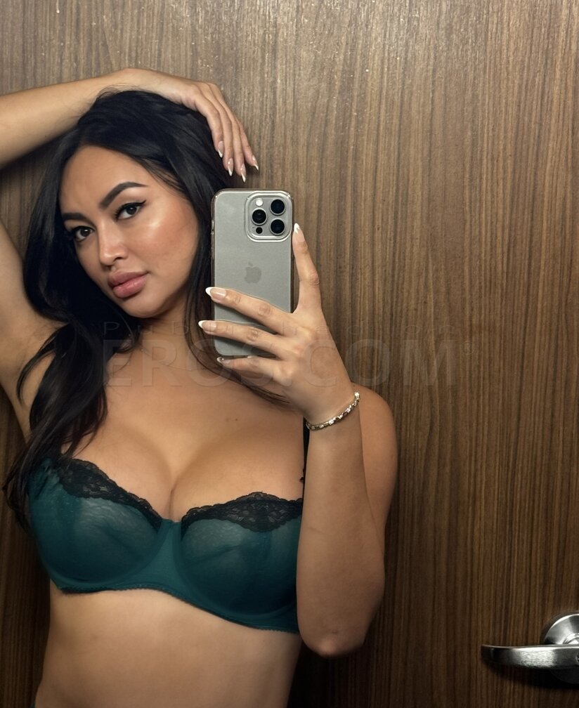 PORNSTAR ANDREA ZHAY