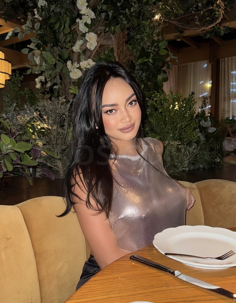 Andrea zhay