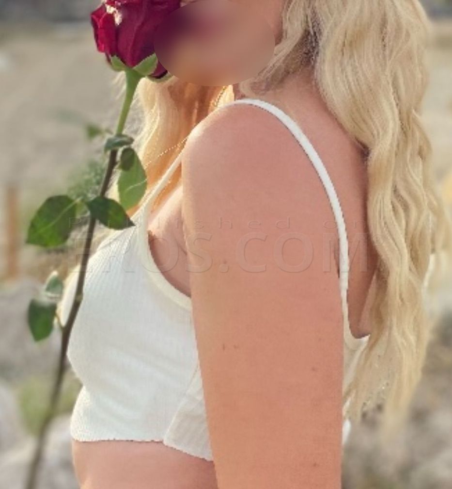 Goddess Chloe Rose