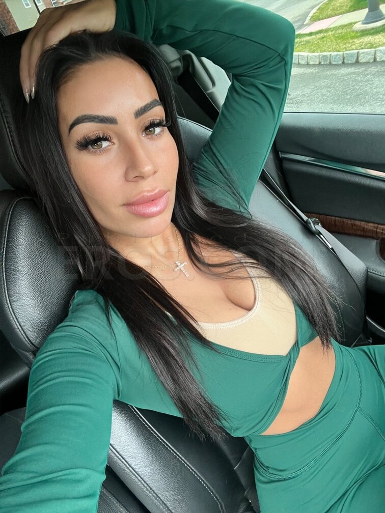 VIP Gina Bella