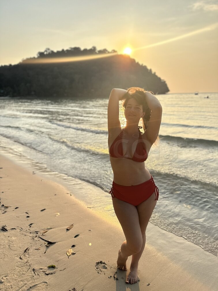 Maya Scarlett