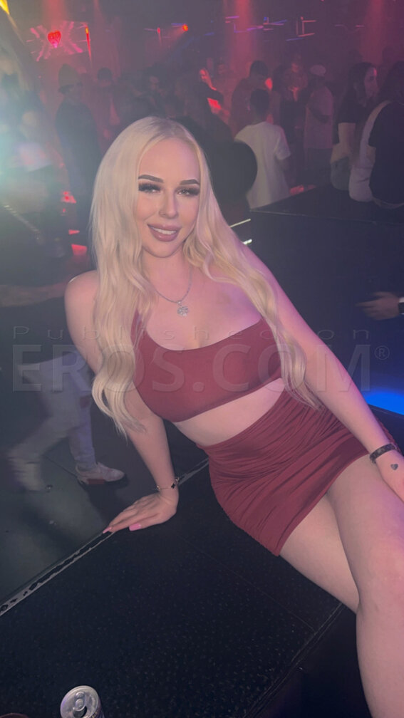 VIP Elsa Rose