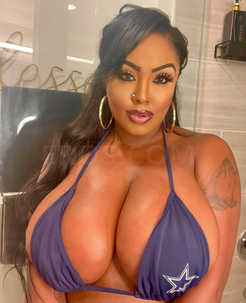 Superstar Layton Benton