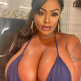 Superstar Layton Benton