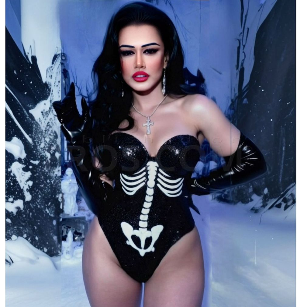 VIP Ts Penelope Manson