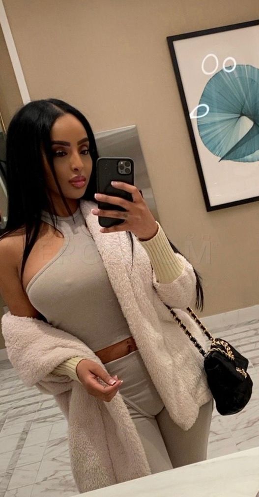 East Indian mixed Riya