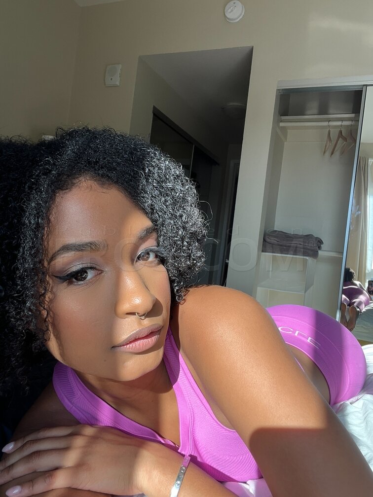 Petite Jamaican Vixen Visiting LA