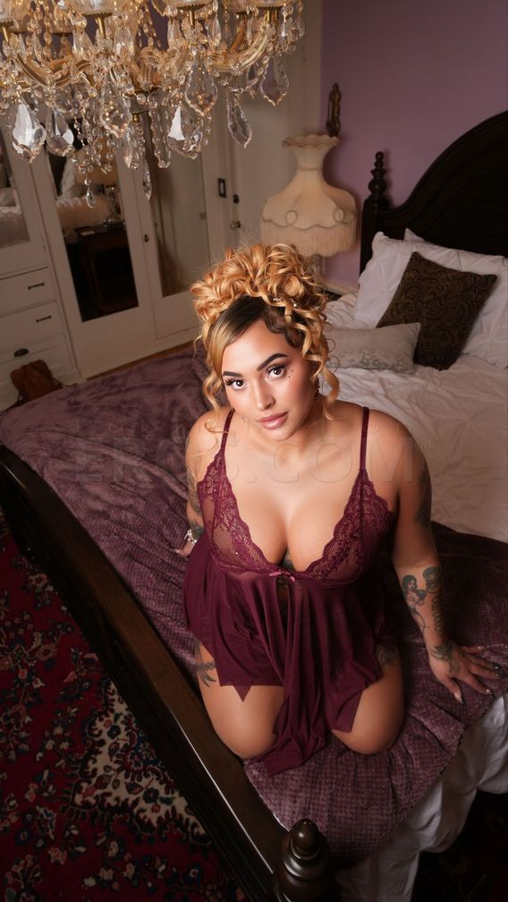 Upscale Tiffany Lynn