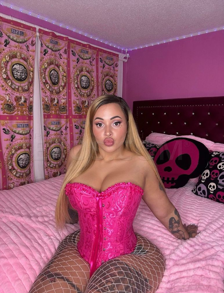 Upscale Tiffany Lynn