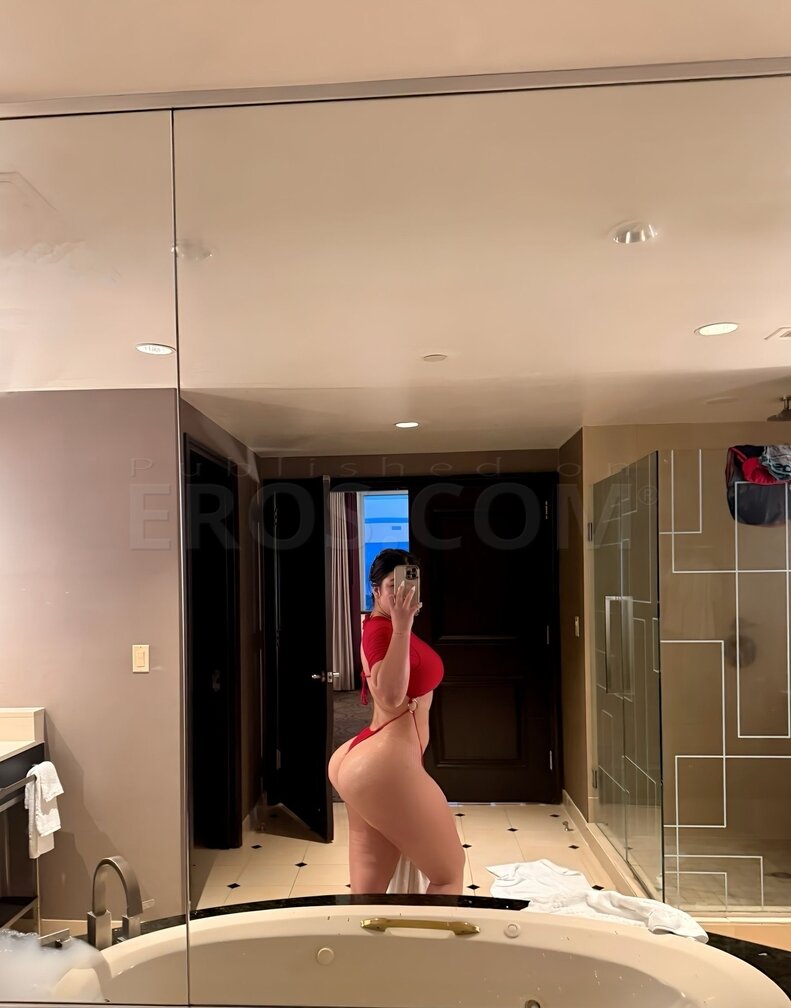 VIP Melanie