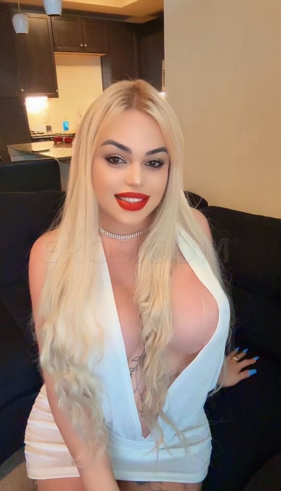 VIP Jennifer visiting