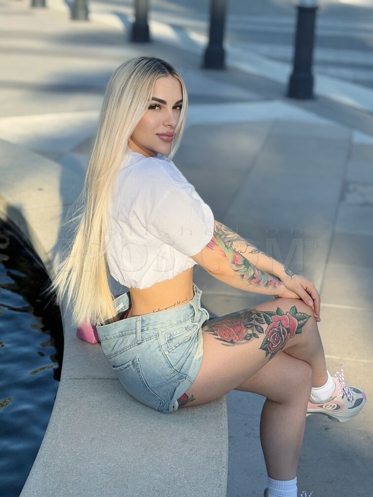 Mia