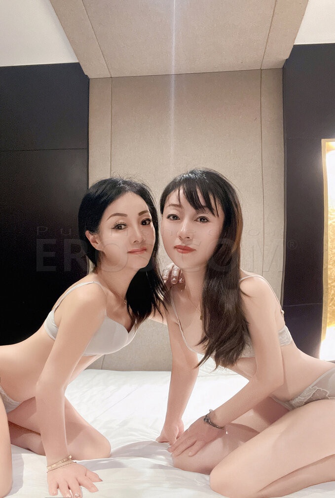 Jenifer And Vicky
