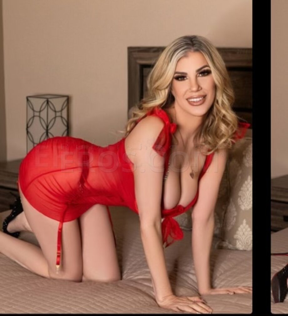 Sexy Divorcee Diana