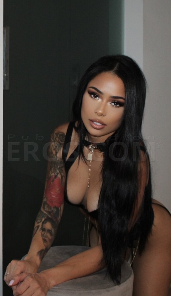 Mia Valentine