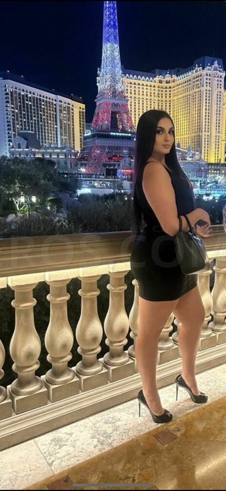 Jordyn Adelissi Galleria
