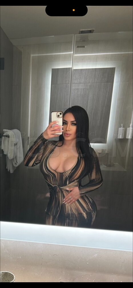 Veronica Vee