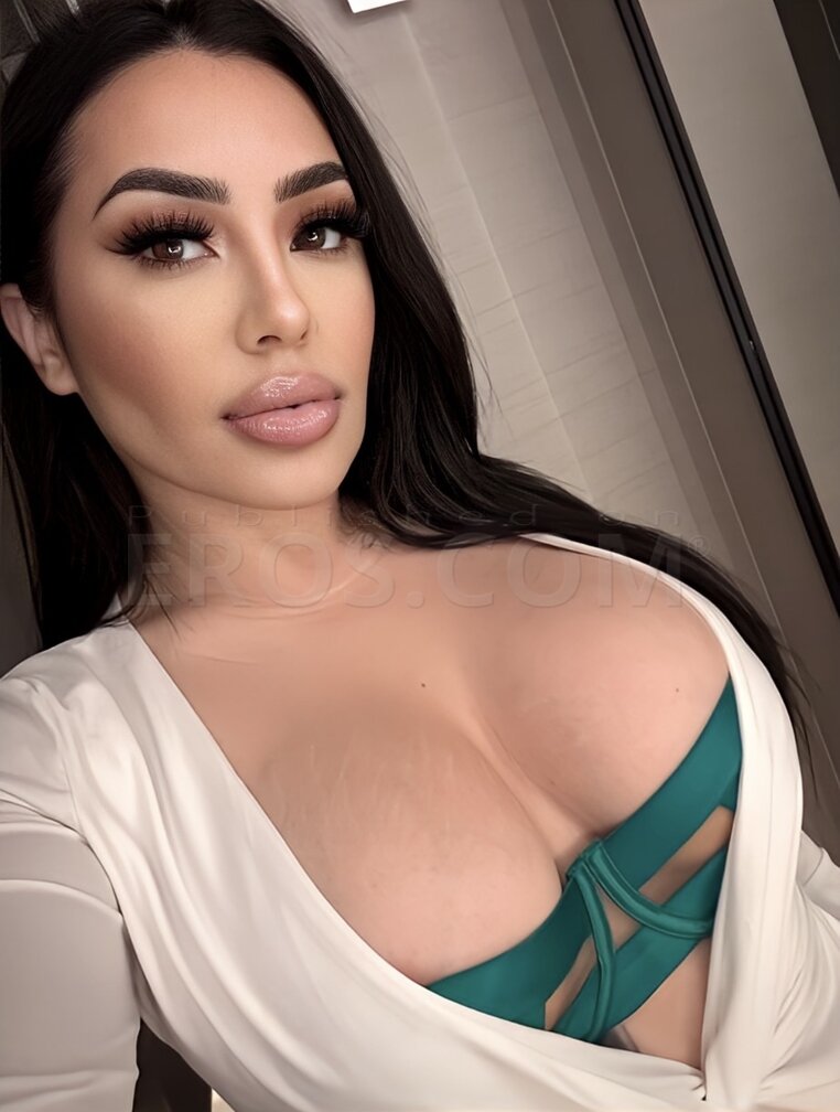 Veronica Vee